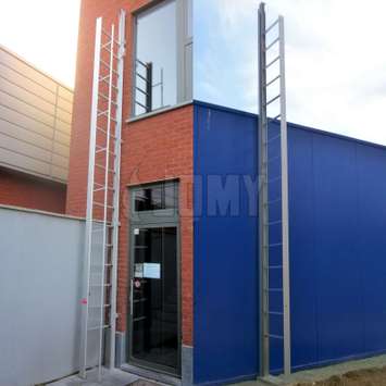 JOMY uitklapbare ladder - Tegen een zeer betaalbare prijs De Mini-JOMY, lichter en enkel geschikt voor toegang.